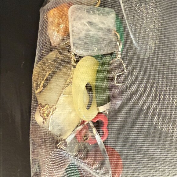 Mixed Polished Gemstones & Fossils Crafting Set In Sheer Drawstring Bag - Picture 2 of 12